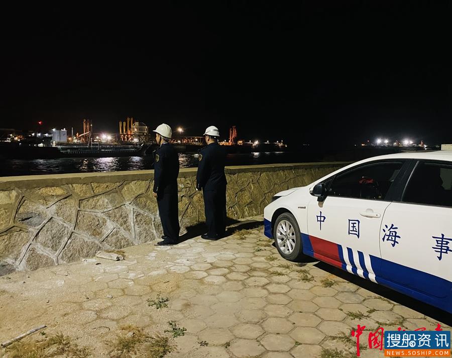 泉州泉港海事处强化夜间危险品船舶装卸作业现场监督检查