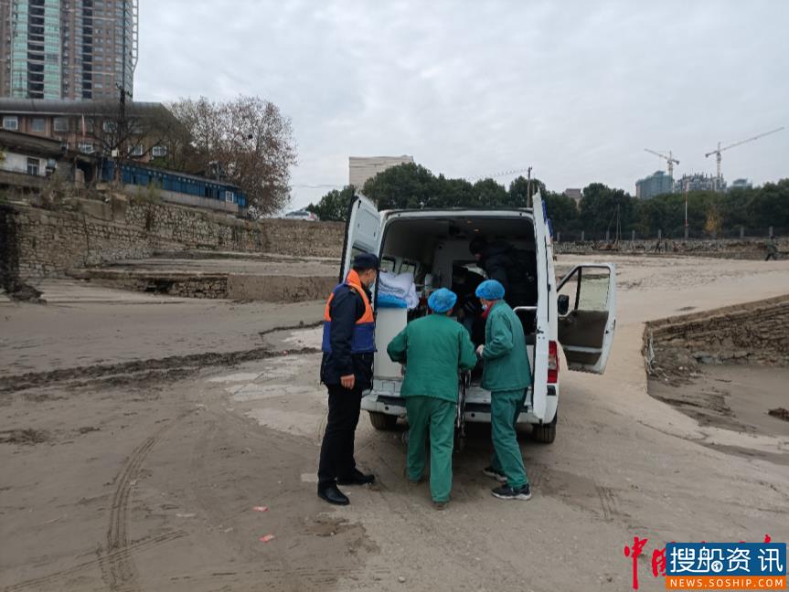  黄石黄冈海事处火速救助急症船员