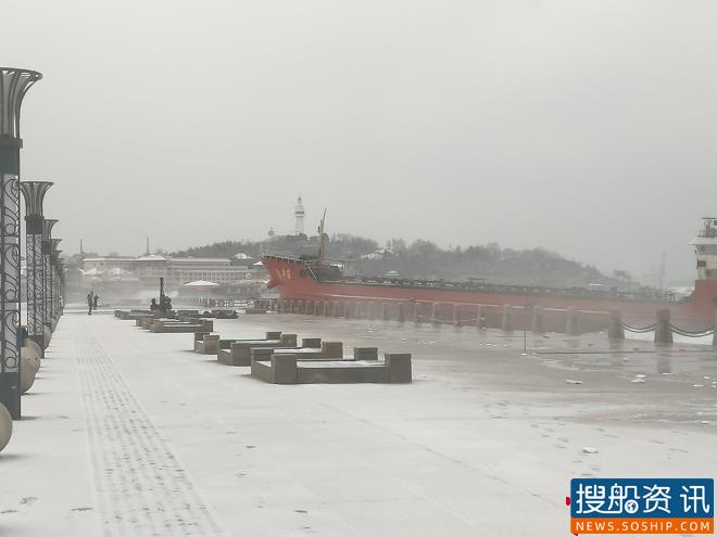 烟台海域一货轮因大风锚链断裂漂航搁浅