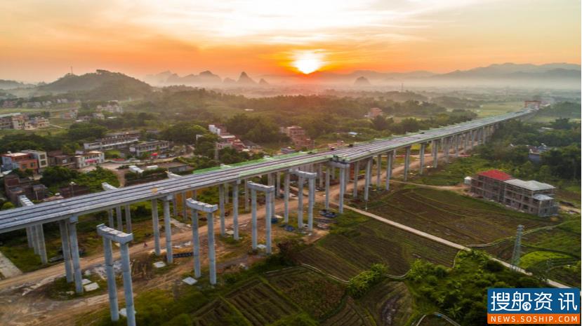 青山绿水间,开春高速是怎么建成的?