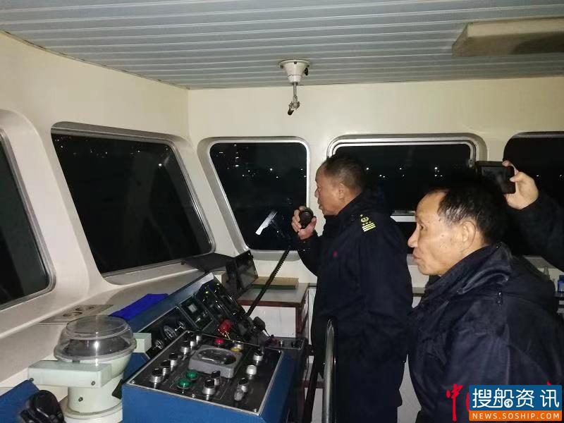 荆州海事局开展夜间巡查力保岁末年初辖区安全与防污形势持续稳定