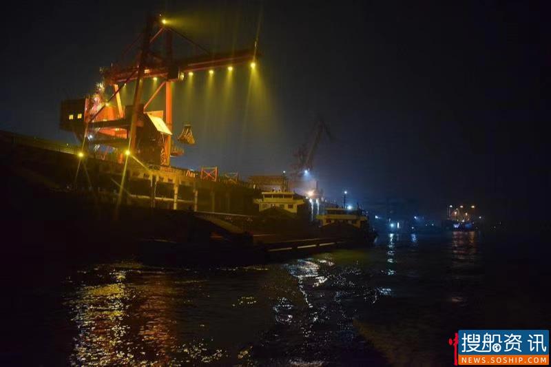 荆州海事局开展夜间巡查力保岁末年初辖区安全与防污形势持续稳定