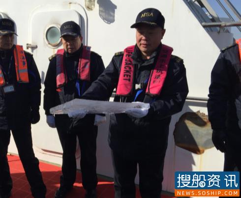江苏宿迁:骆马湖冰封交通部门破冰在行动