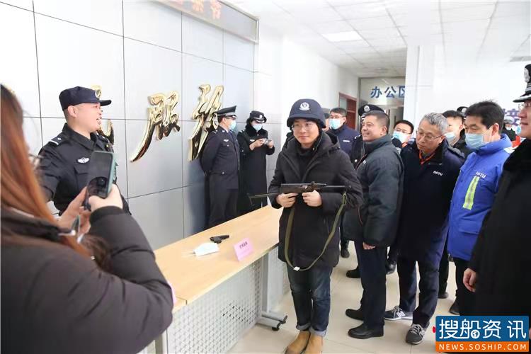 庆祝首个中国人民警察节 青岛港航公安举行“警营特别开放日”活动