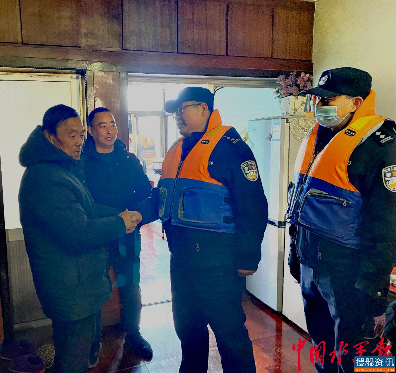 慰问七旬孤寡老人  用温暖迎来第一个“中国人民警察节”