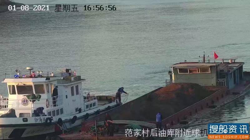 江面零下五度 货船进水遇险 杭州交通港航执法部门紧急救援