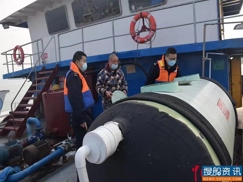 荆州海事局扎实推进冬季水上安全与防污染整治