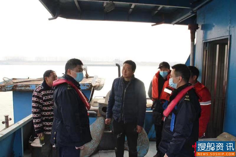 荆州海事局落实三年专项行动强化节前水工作业区及施工船舶监管