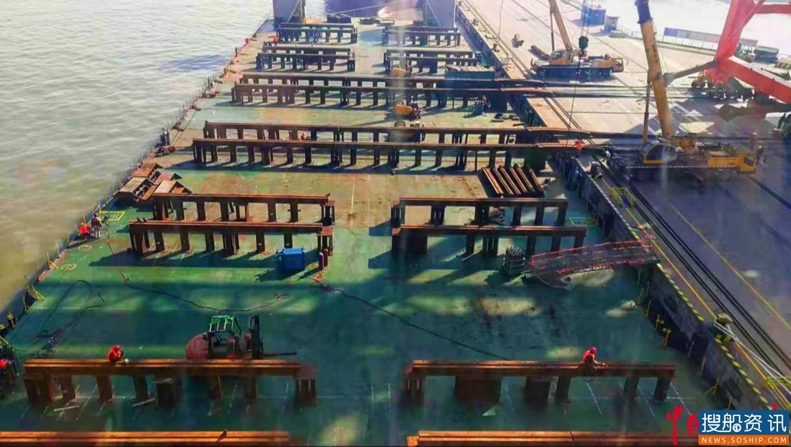 码头太高如何滚装滚卸码头设备 江苏泛洲船务再次神操作完成卸船机装船作业