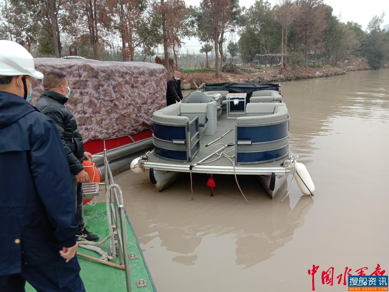 瓯江海事处联合多部门开展水上无证休闲船艇“清零行动”