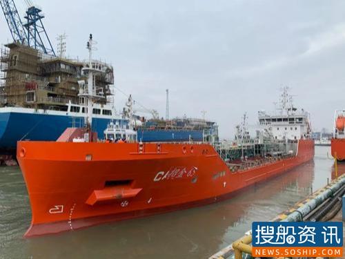 扬州金陵船厂两船进坞一船试航