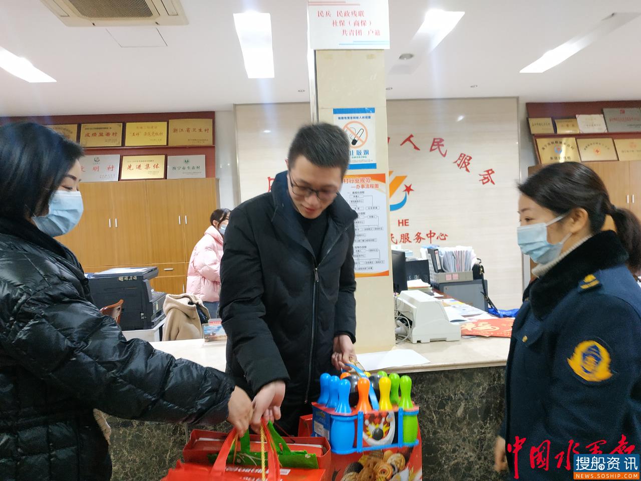 海宁交通执法巾帼志愿者开展“阳光护苗”行动