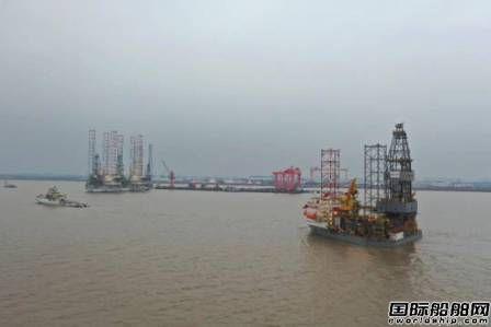 外高桥造船一座自升式钻井平台拖航至外高桥海工