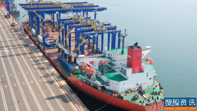 洋浦国际集装箱码头起步工程能力提升项目 第一批设备到港