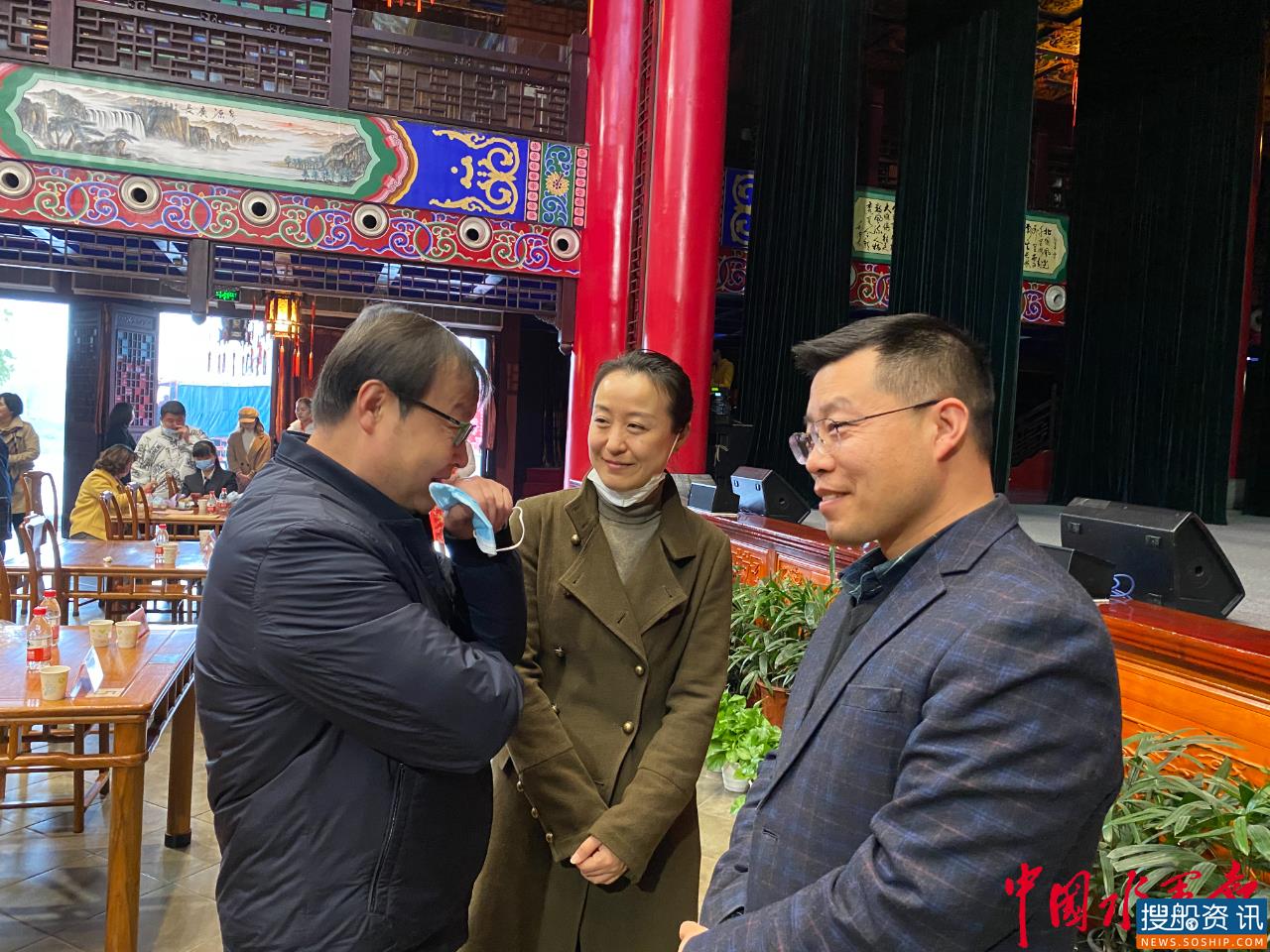 鹧鸪天·江城三月畅东风