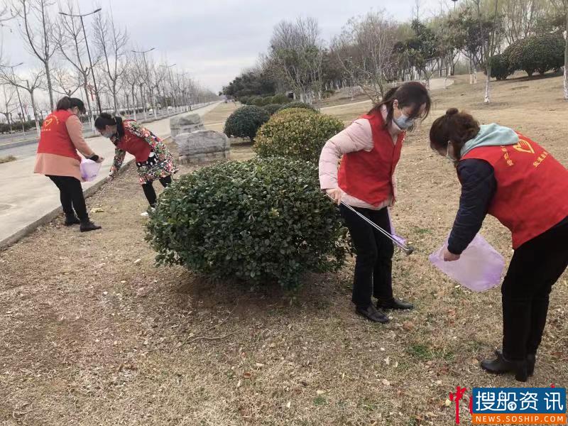 绽放在海河联运航线上的真情服务之花 ——记连云港盐灌船闸“潮河E站”巾帼服务队
