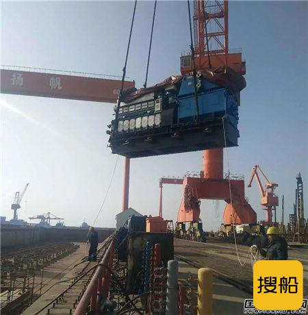 青岛造船厂300TEU集装箱船3台发电机顺利完成进舱