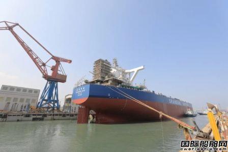 北船重工建造21万吨散货船4号船顺利出坞