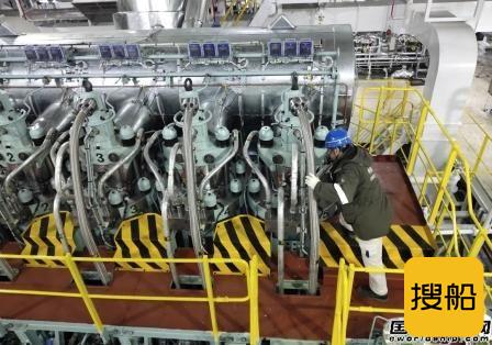 大连中远海运重工一艘多用途纸浆船提前十天完成主机动车