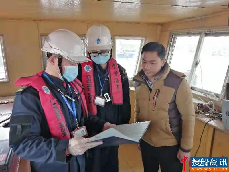 7艘内河船抱团非法参与海上运输被洋山海事和公安部门一网打尽