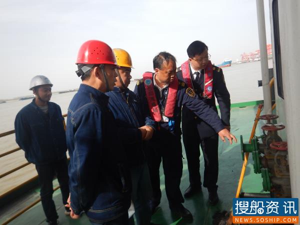 岳阳海事局开展辖区码头防污染专项检查