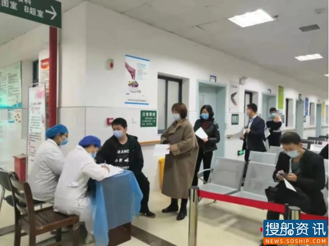 暖心 | 七旬夫妇相约武汉航运医院接种新冠疫苗