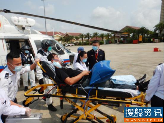 南海第一救助飞行队成功救助一名患病渔民