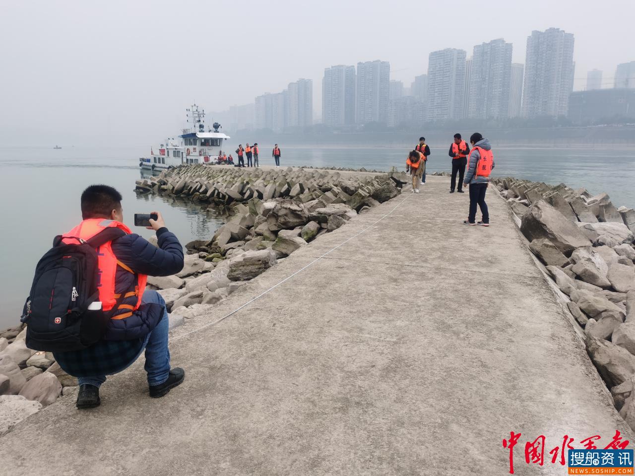 长江上游现特枯水情 重庆航道部门多举措战枯保畅