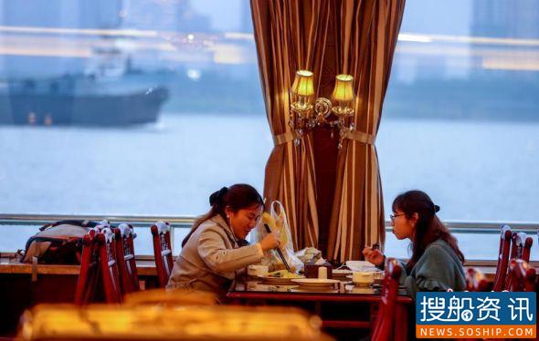 武汉两江游览重启游船餐饮航班
