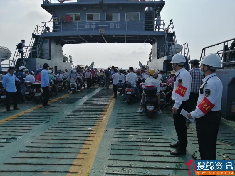 湛江海滨渡口客流1.2万人次 海事部门加强渡运现场监管保障安全