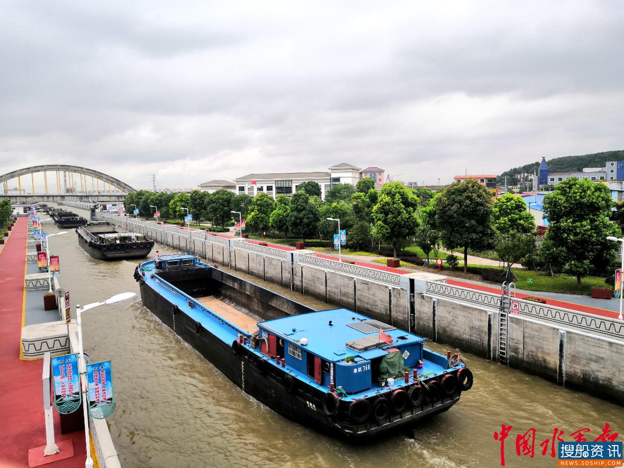 清明小长假期间张家港船闸船舶通过量461491总吨