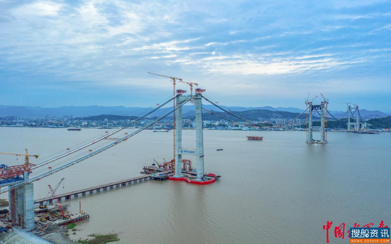 世界首座三塔四跨双层钢桁梁悬索桥主缆架设完成
