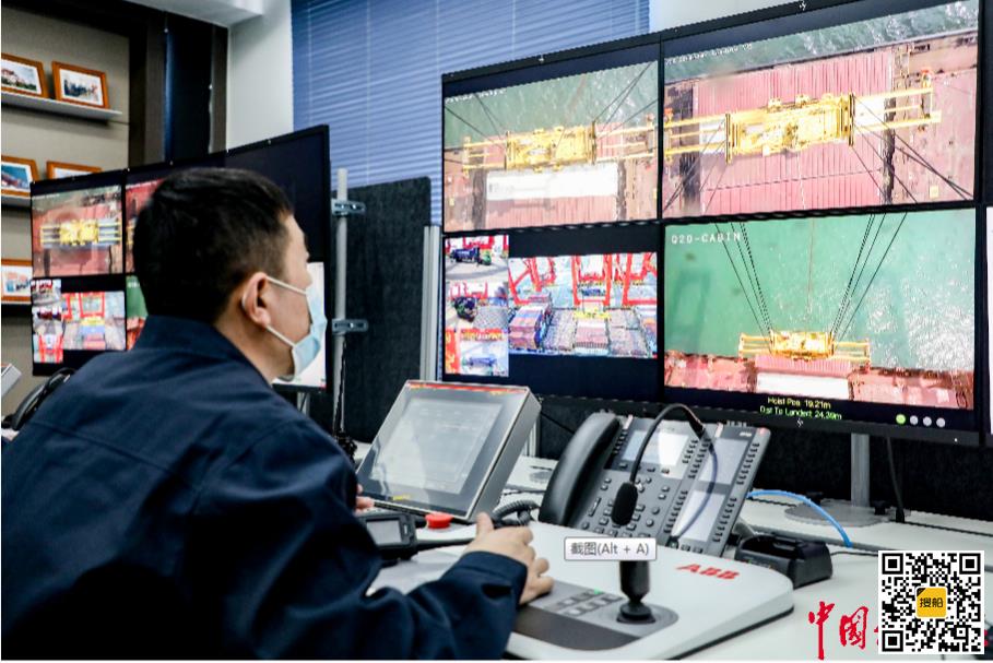 山东港口日照港4台远控岸桥首次实现远程同船装卸作业