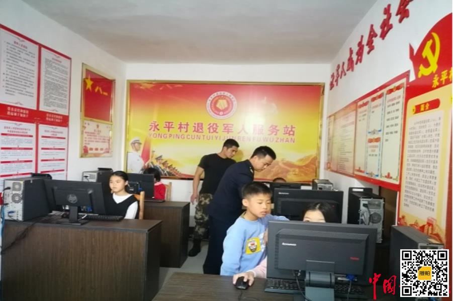 点赞!肇庆海事开展水上安全知识进校园活动获赠锦旗