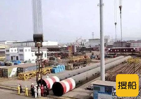 黄埔文冲完成7800KW绞吸挖泥船超大型钢桩吊装