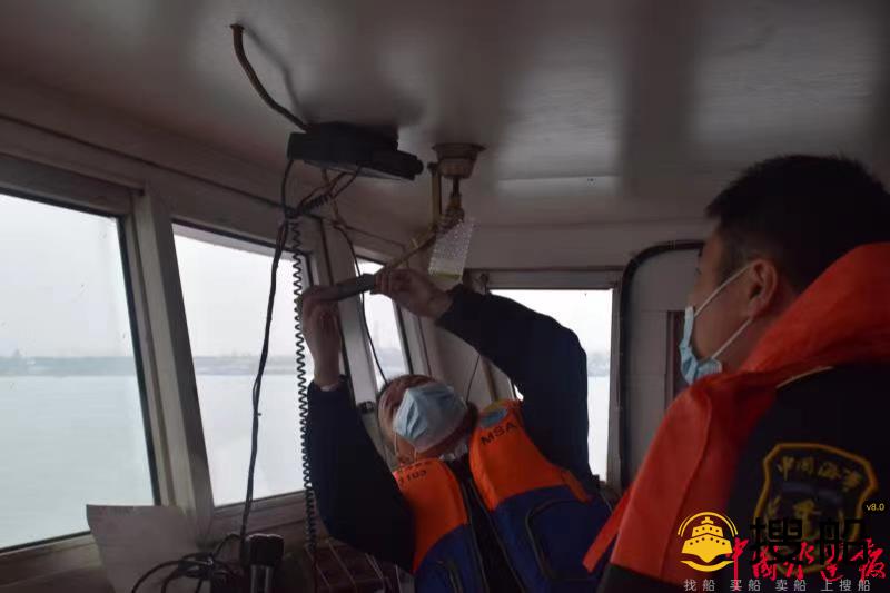 荆州海事局持续深化水上无线电专项整治