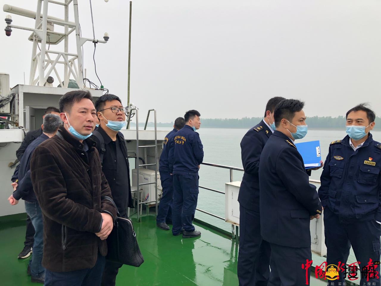 宜昌航道海事部门联合开展船舶碰撞桥梁安全隐患排查