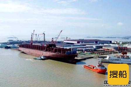 扬子江船业续建首艘“半成品”集装箱船回“新家”