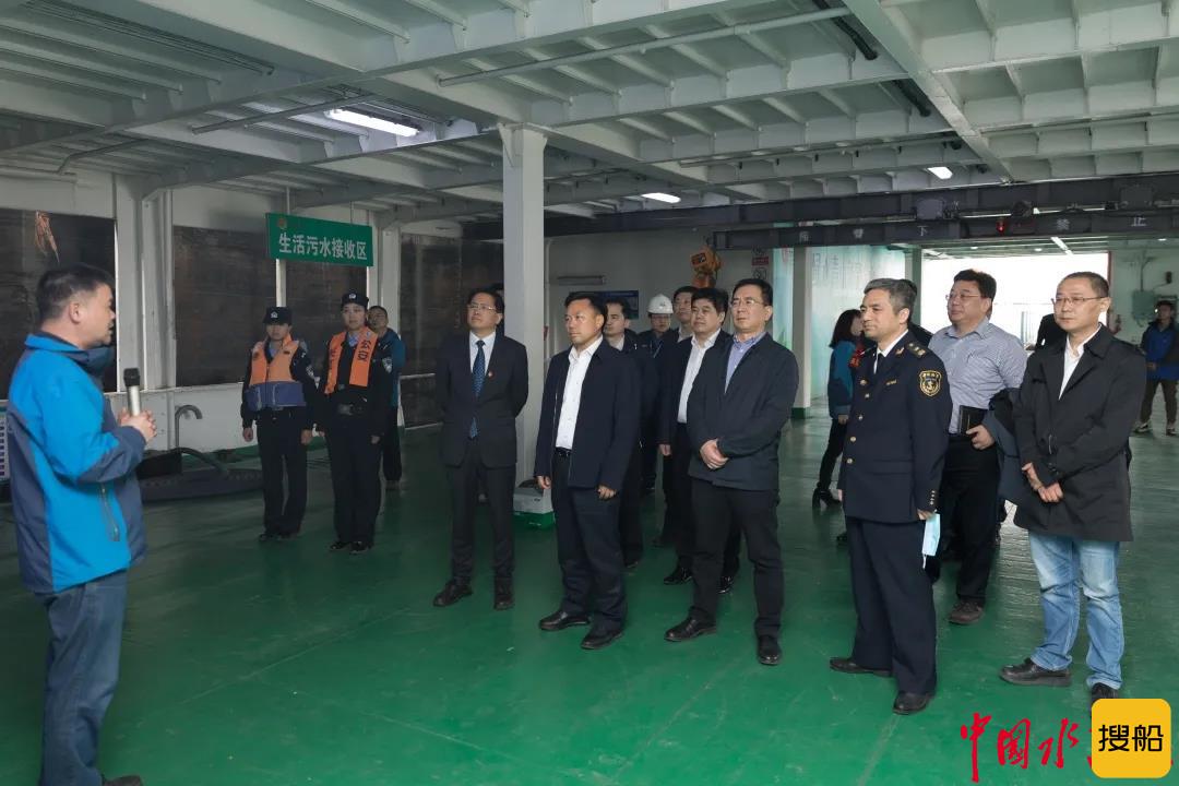 南京市人民政府副市长邢正军带队赴长江汇水上绿色服务区检查调研,要求企业践行绿色航运服务初心使命