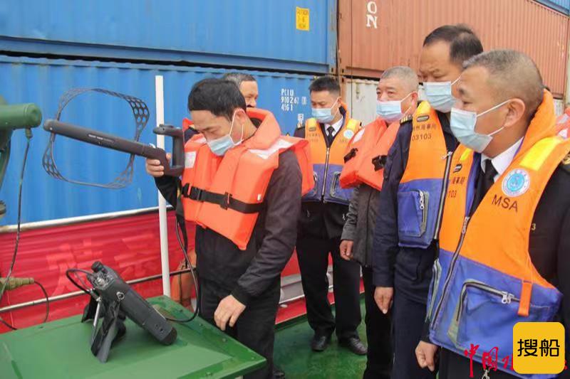荆州海事局组织长江水上无线电秩序联合整治行动