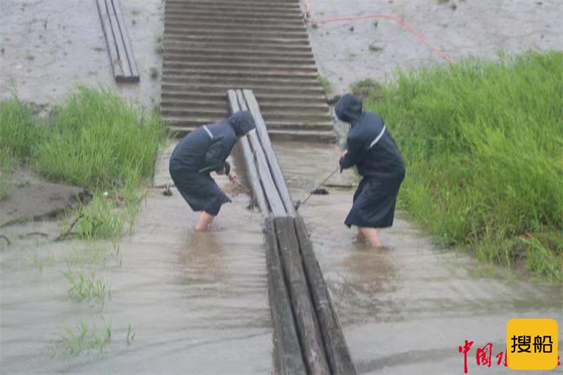荆州海事局强化现场管控全力应对近期水位陡涨