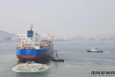 北船重工21万吨散货船2号船海试启航