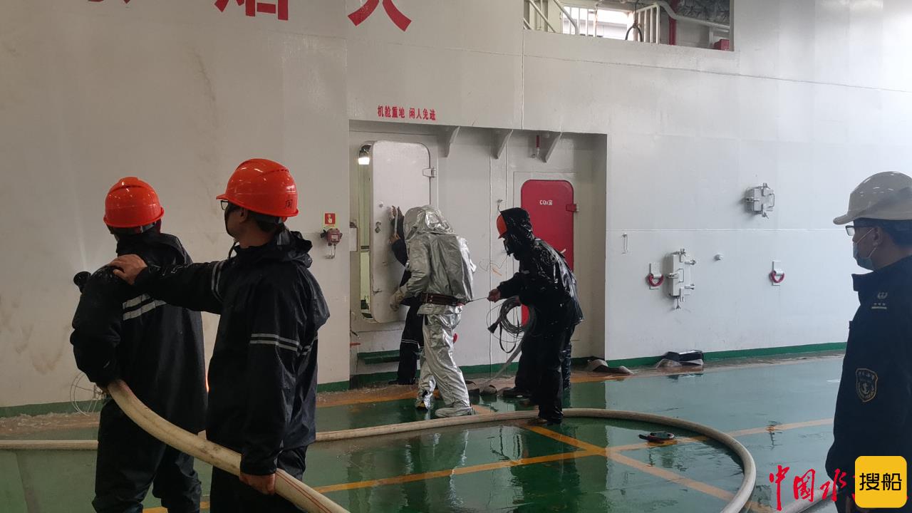 洋山海事组织开展客滚船消防应急疏散演习