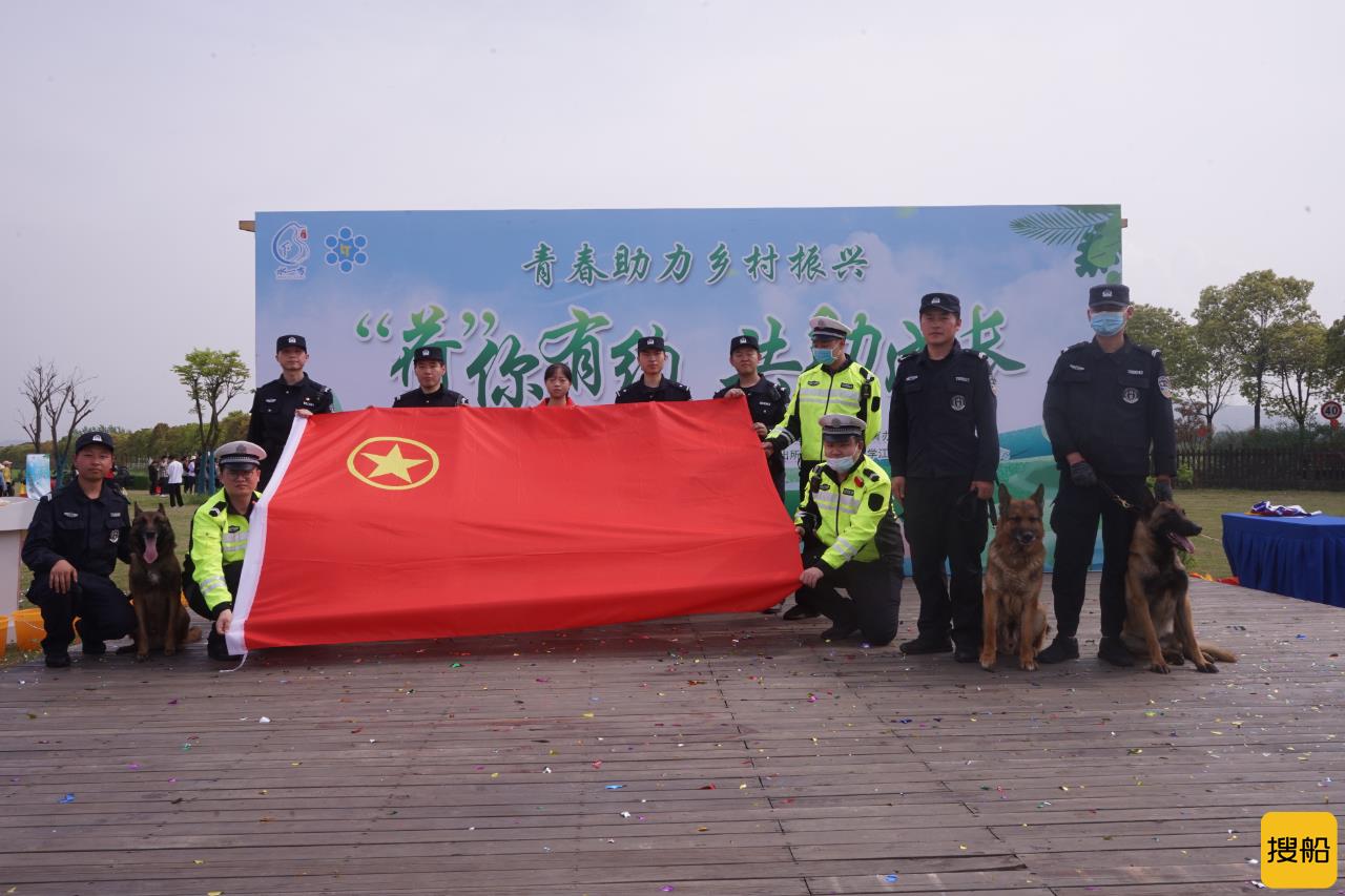 长江上多了一支“安全护卫队”