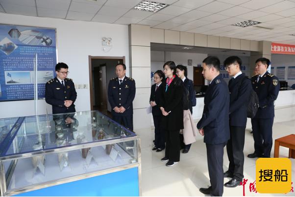 营口鲅鱼圈海事处党支部与大连海事大学外国语学院党支部开展联学共建活动