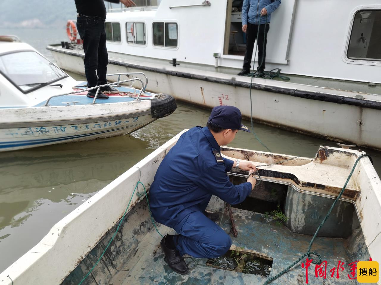 建德多部门联合开展无证船舶清理行动