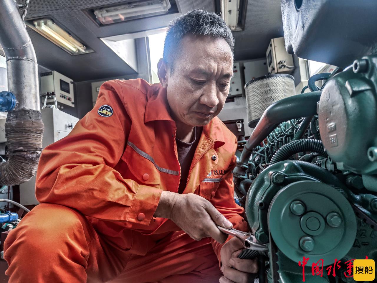 “五一”我在岗 师徒船长携手共护长江航道