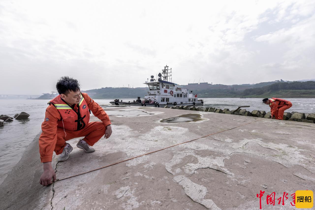 “五一”我在岗 师徒船长携手共护长江航道