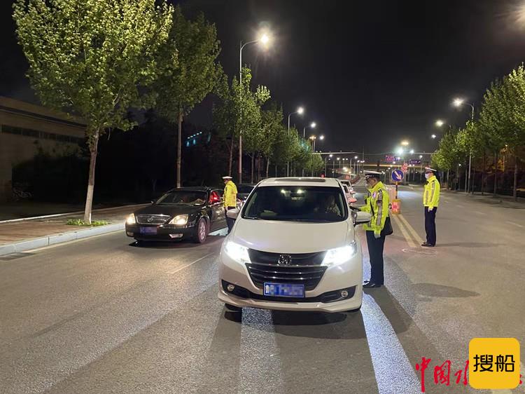 五一“路考” 青岛港航交警全力保障群众出行和港口生产会战