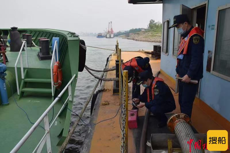 荆州海事局强化现场管控全力应对春夏之交水位大幅度涨落